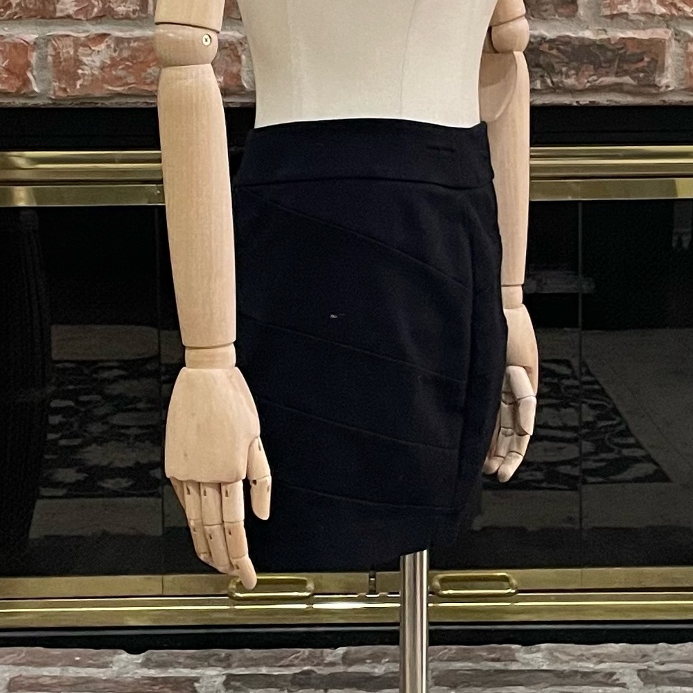Express solid black miniskirt / 10 / Excellent condition - Picture 4 of 13